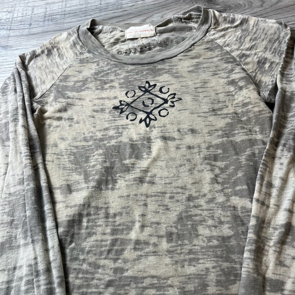 Effortless Style Extraordinary Life Top Womens S Grey Acid Wash Be Daring Boho - Picture 2 of 8